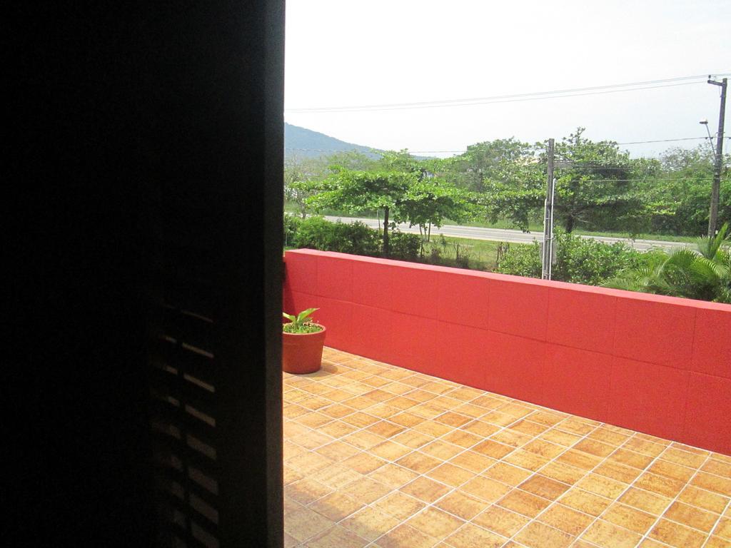 Ubatuba Surf Hostel, Apenas A 60 Metros Da Praia Da Lagoinha! 客房 照片